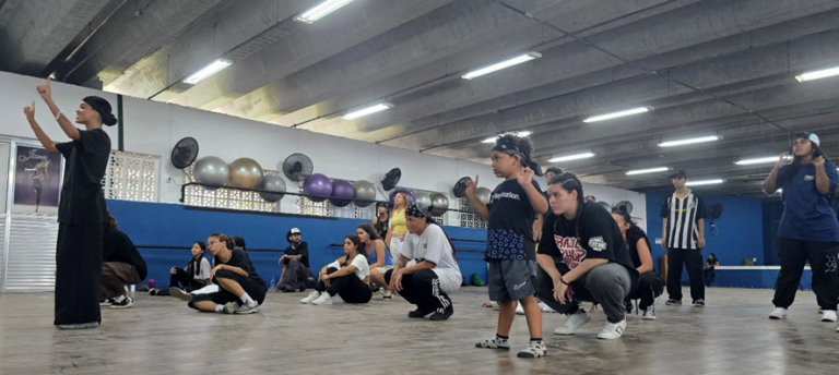 CAEC Isabel Ortega recebe workshop de danças em Guarujá