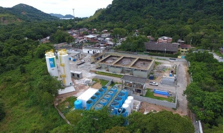 Administração municipal de São Sebastião impõe multa de R$ 100 mil à Sabesp após poluição de rio provocar morte de peixes